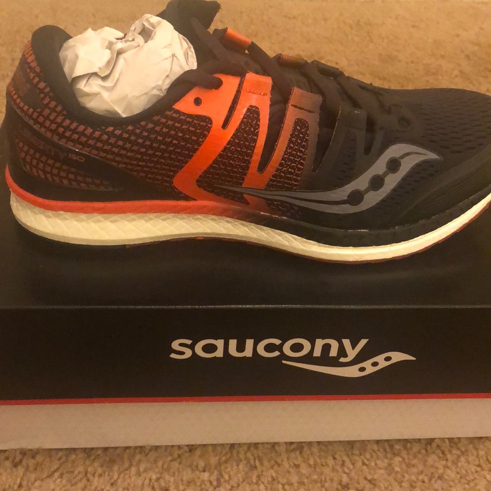 NIB Men’s Saucony Liberty ISO Running Shoes